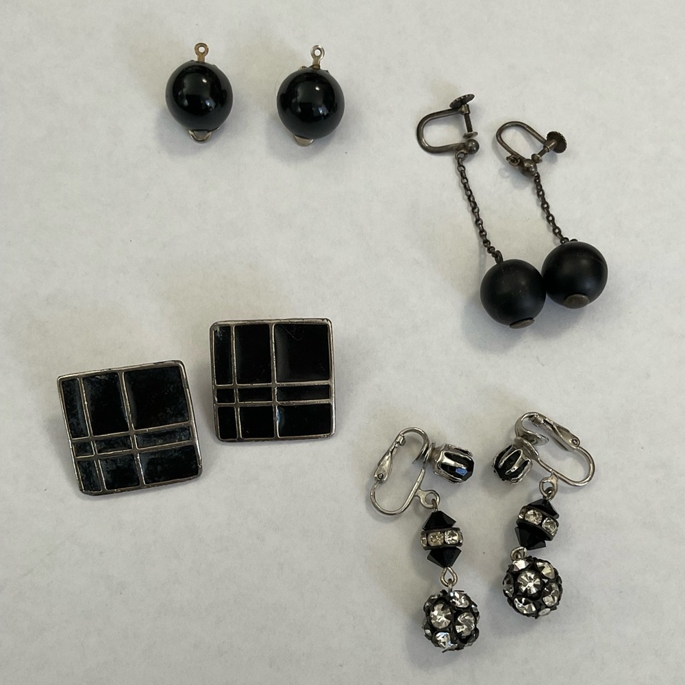 FOUR PAIRS OF VINTAGE CLIP‎ ON EARRINGS